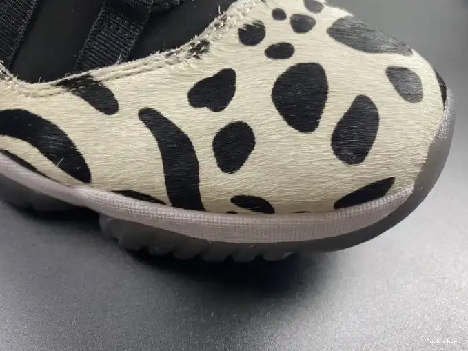 One Kick ANIMAL AIR JORDAN 11 INSTINCT AR0715-010 0531